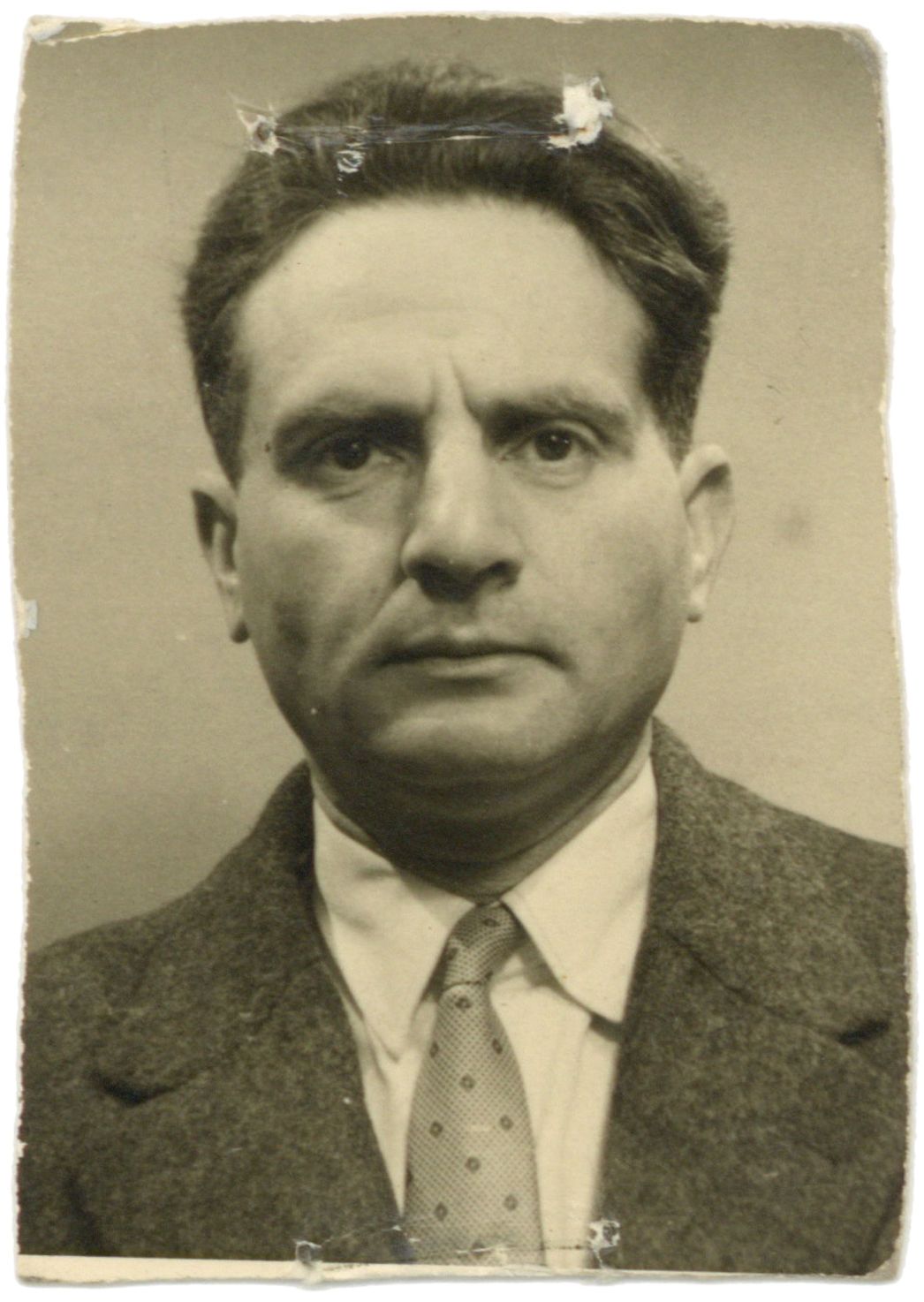Portrait photograph of Leopold Flam