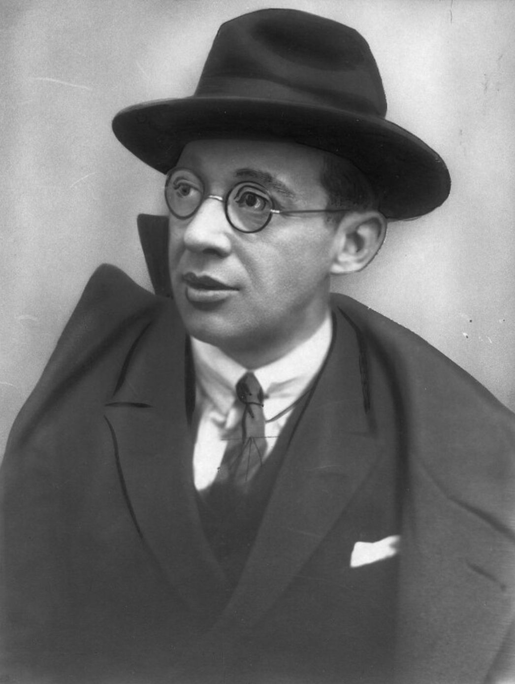 Private photo of Fritz Grünbaum in coat and hat