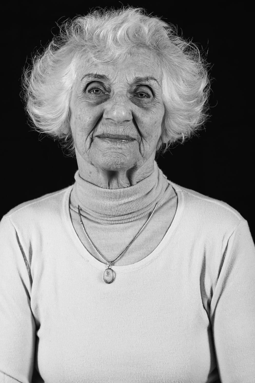 Portraitaufnahme von Éva Fahidi-Pusztai
