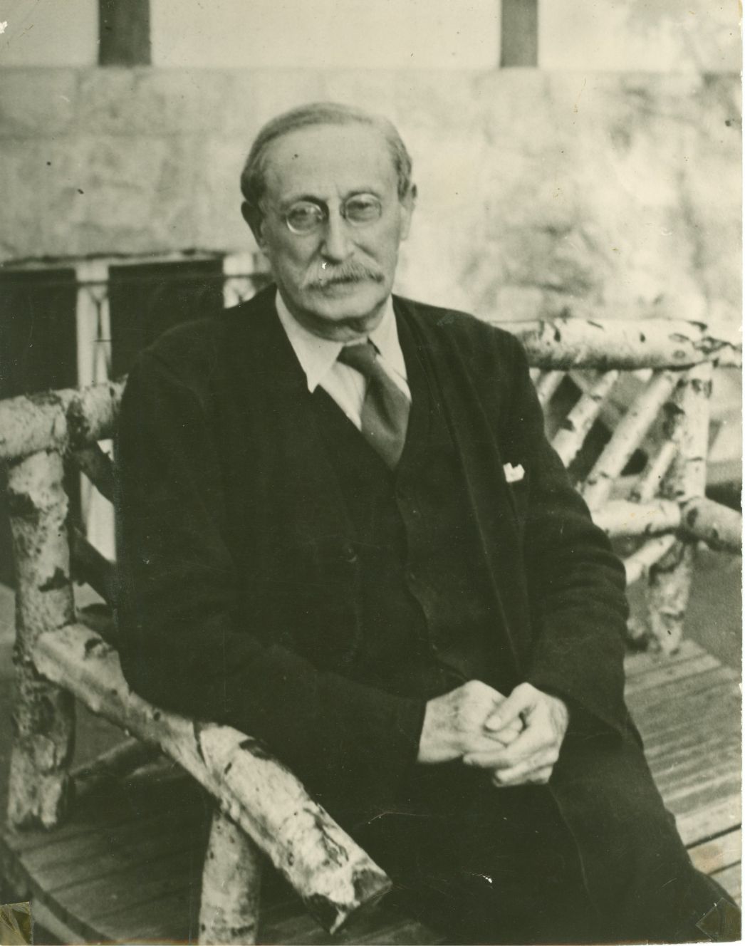 Aufnahme von Léon Blum sitzend
