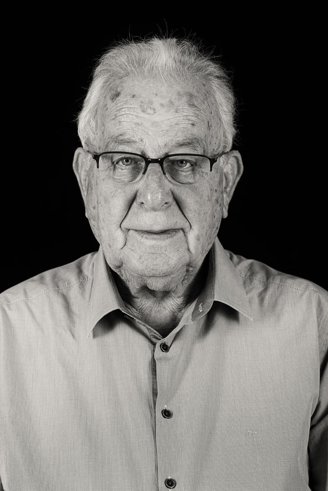 Portrait photograph of Naftali Fürst