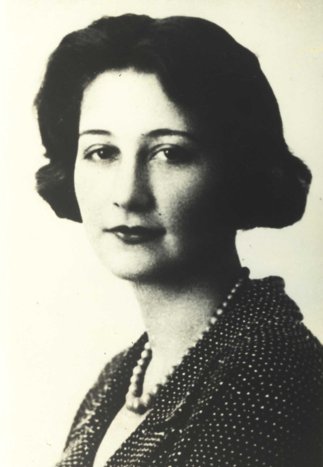 Portrait photograph of Anna Peczenik