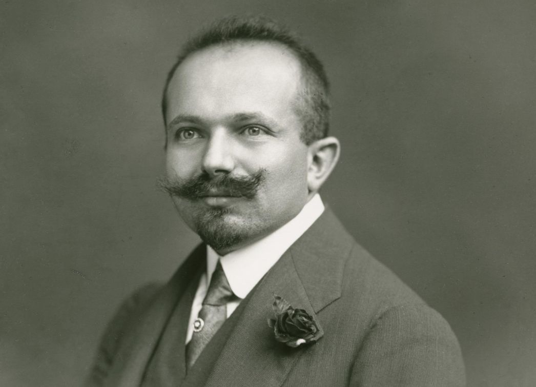 Portrait photograph of Jindrich Waldes