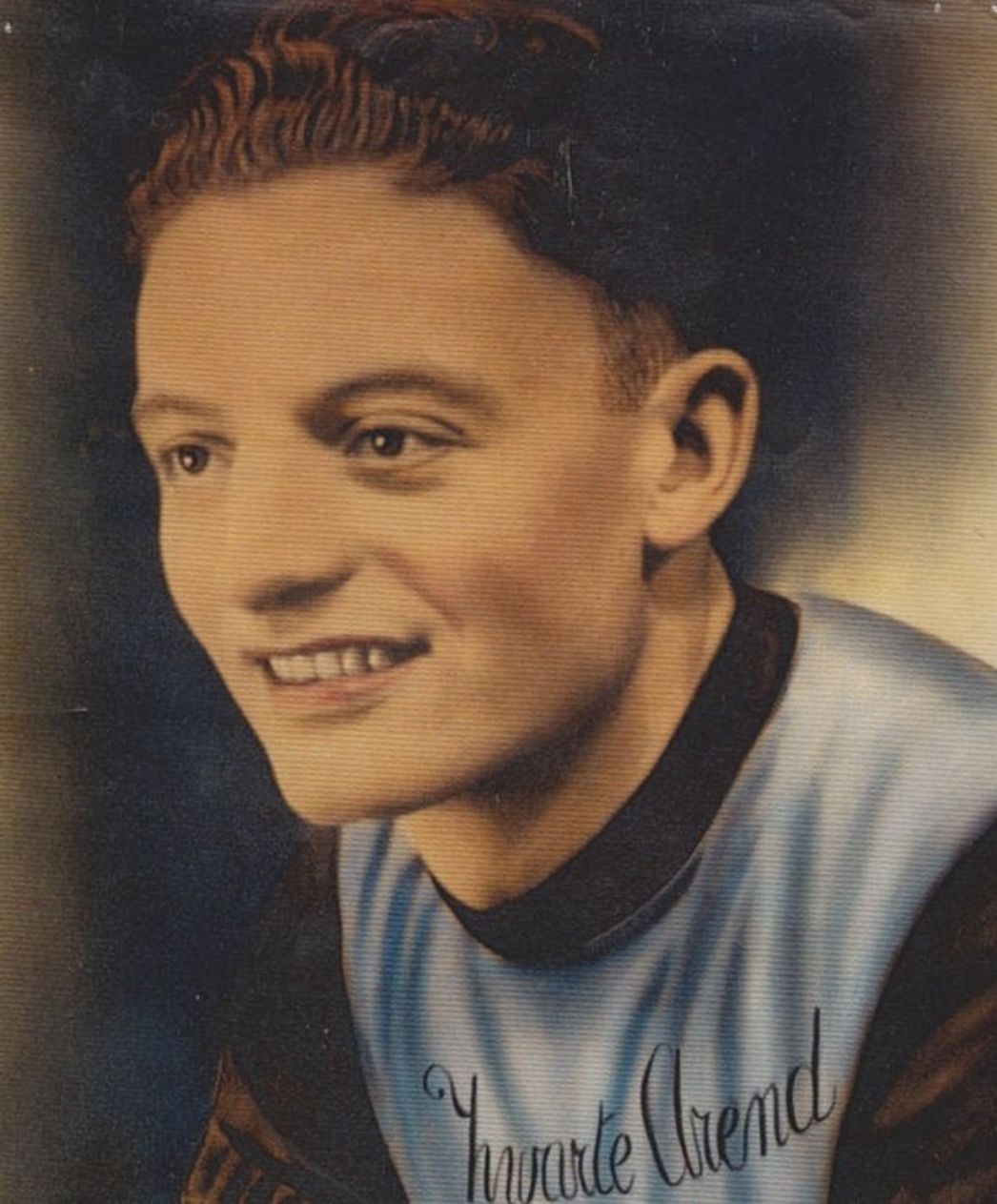 Portrait photo of Frans Hotag. He is smiling.