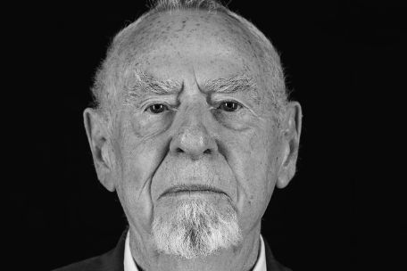 Portrait photograph of Günter Pappenheim