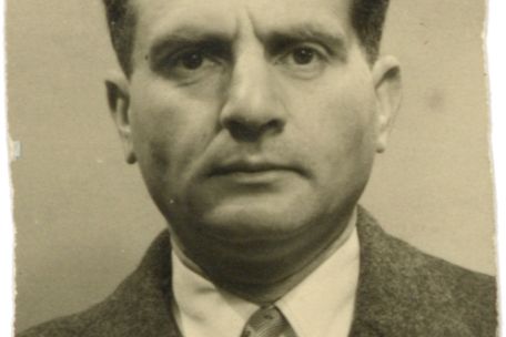 Portrait photograph of Leopold Flam