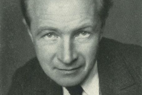Portrait photograph of Ernst Wiechert